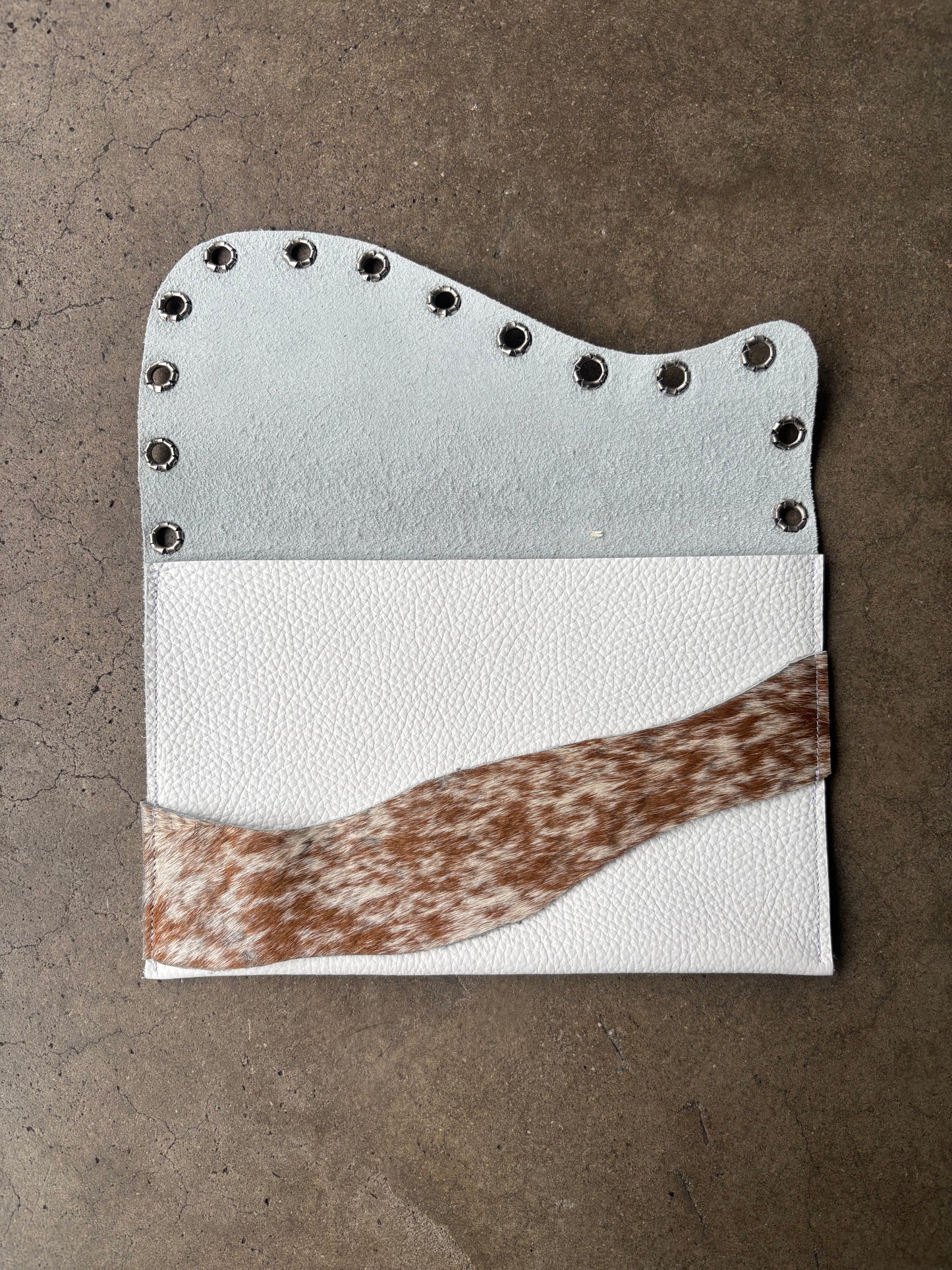 THIRTEENTHIRTEEN LEATHER CLUTCH