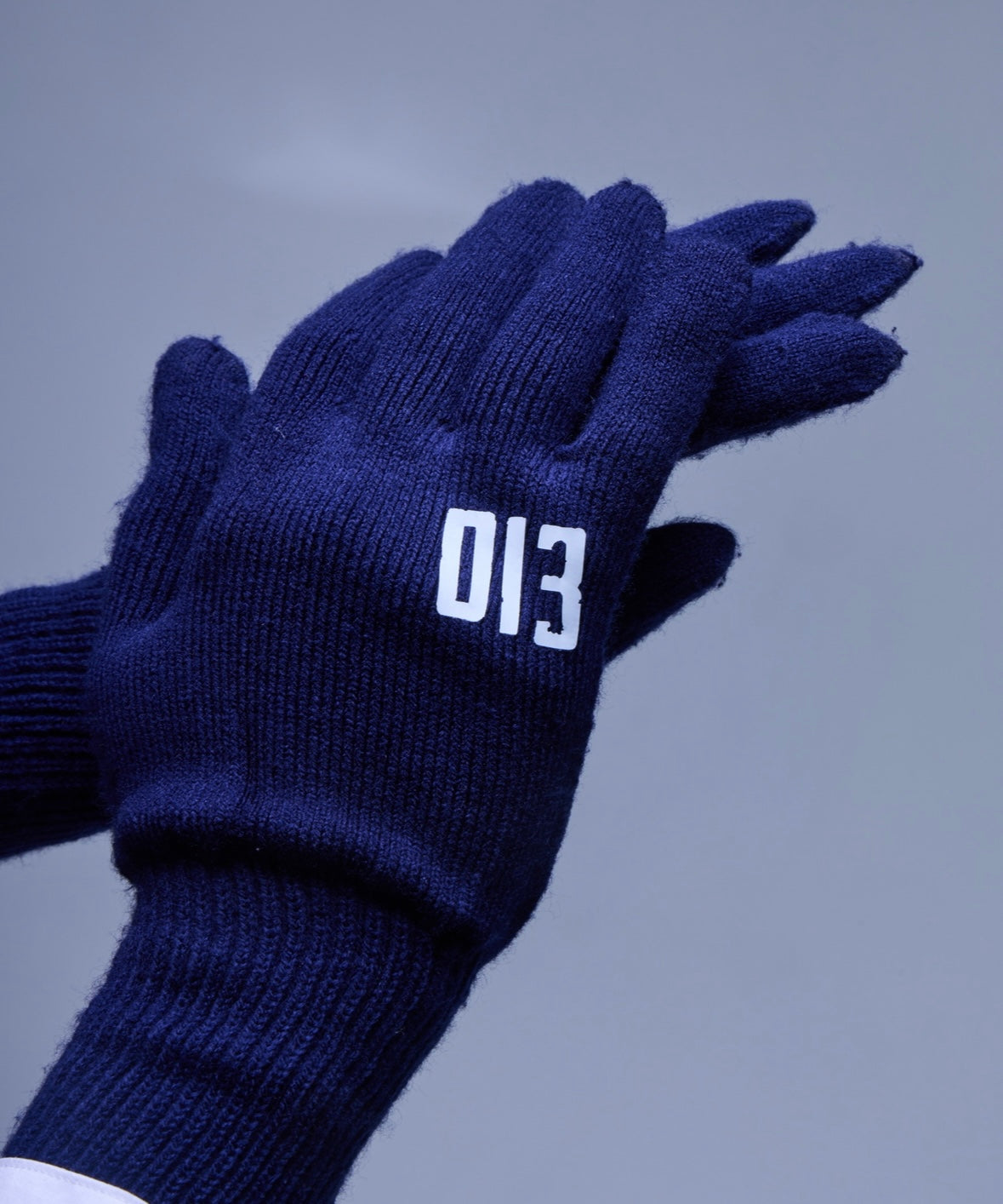 Thirteen Thirteen Acrylic Gloves