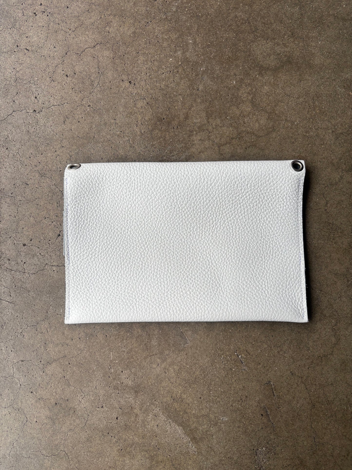 THIRTEENTHIRTEEN LEATHER CLUTCH