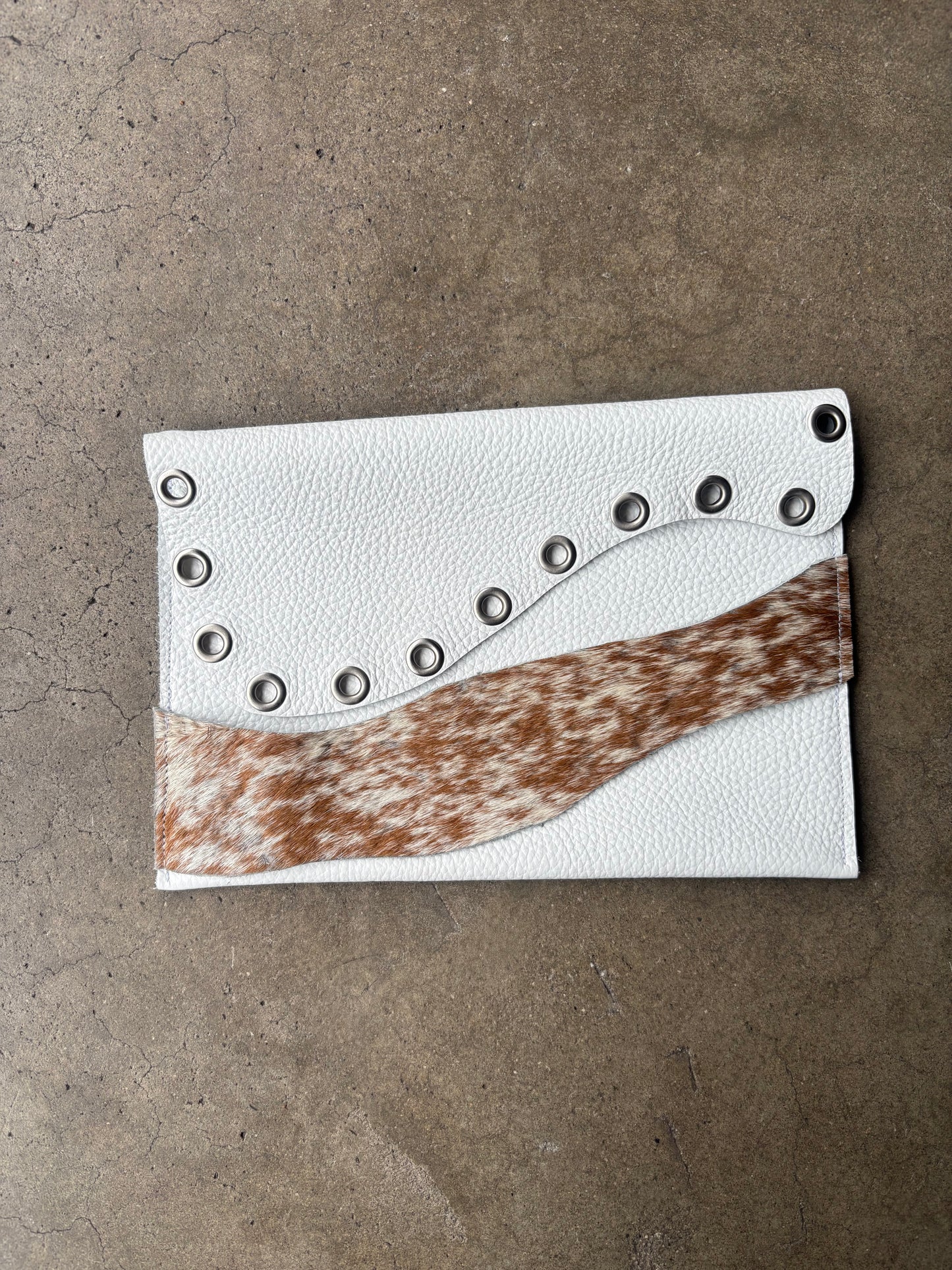 THIRTEENTHIRTEEN LEATHER CLUTCH